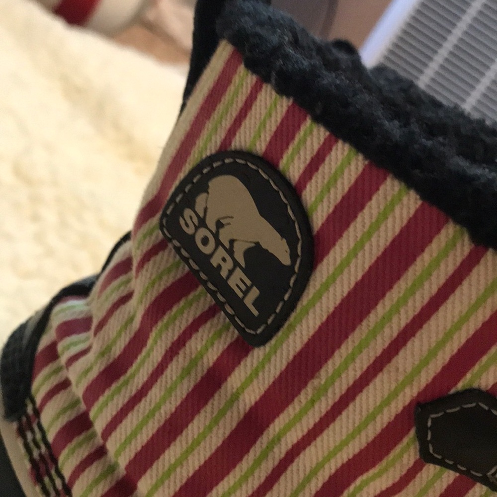 Sorel Snow Boots - Picture 2 of 4